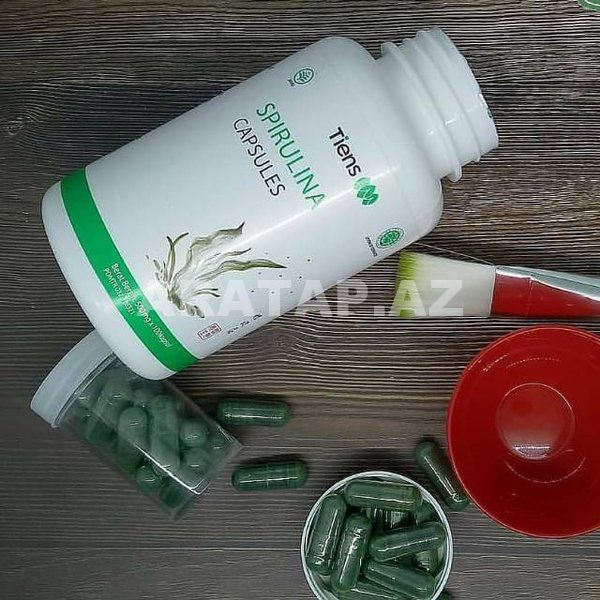 Spirulina yaşıl maskası