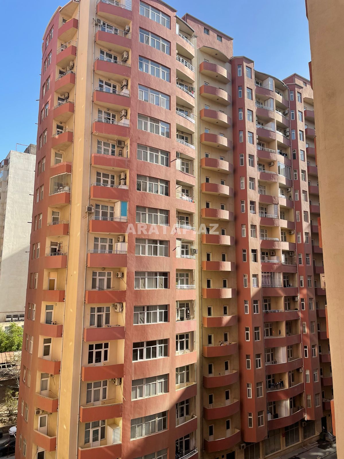 təmirsiz 2 otaqlı mənzil satılır