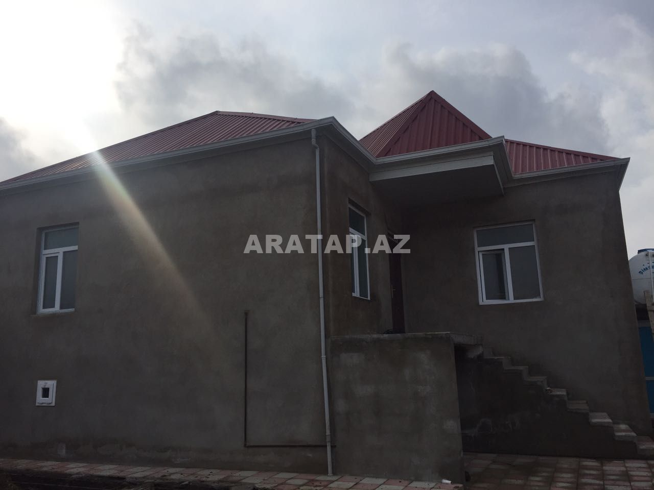 temirli 3 otaqli heyet evi