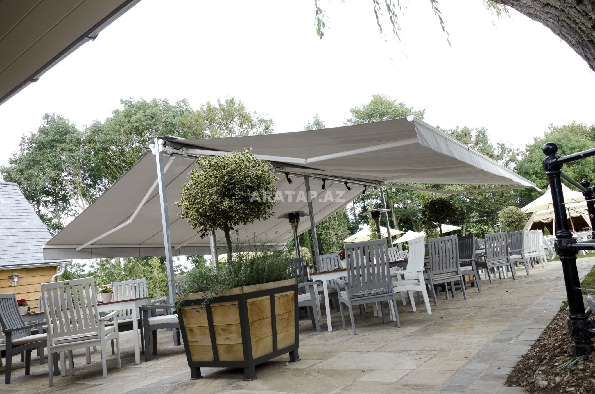 Iki terefe acilan tent