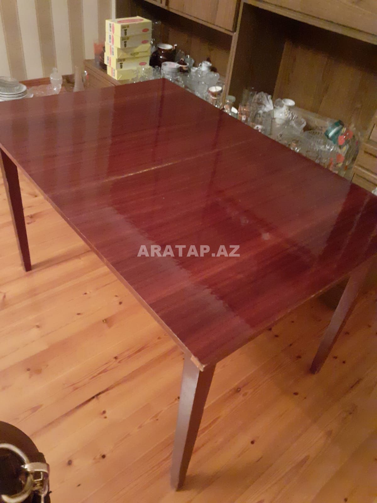 Açılan yemək masası Stol