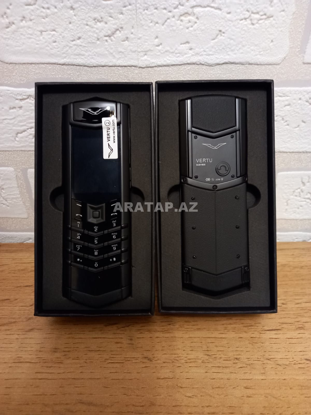 Vertu Matte Black