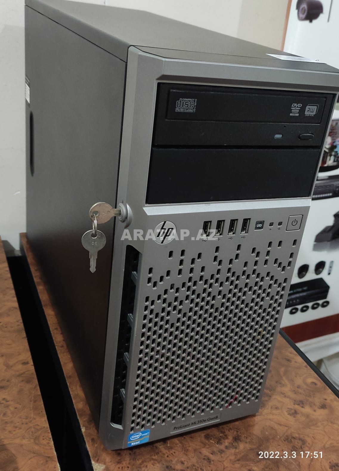 HP SERVER ML310e