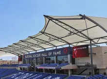 stadion örtüyü quraşdırılması