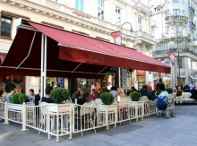 Kafe üçün dekorativ tent