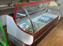 Kolbasa vitrini