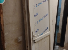 Plastik qapı 