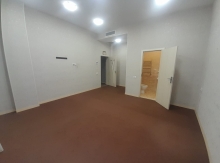 Ofis İcarəyə verilir, Əhməd Rəcəbli küçəsi.