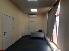 Ofis İcarəyə verilir, Əhməd Rəcəbli küçəsi.