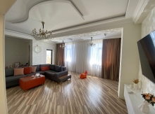 3-otaqlı mənzil Yeni tikili, Neapol kuc., 150 m²