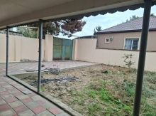 Həyət evi, bineqedi rayonu.