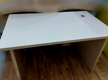 Kanada  istehsalı sade ofis masası