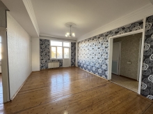 2-otaqlı mənzil Yeni tikili, Mehemmed Hadi kuc., 82 m²