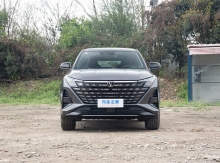 Changan UNI-Z 2025 – Yeni Plug-in Hibrid SUV, Çindən sifariş